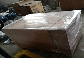 sand-infill-machine-wooden-package 