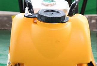 vibratory-plate-compactor-water-tank