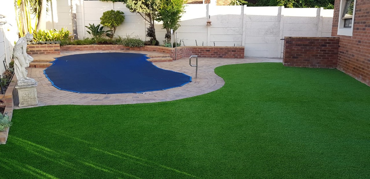 artificial-grass-garden