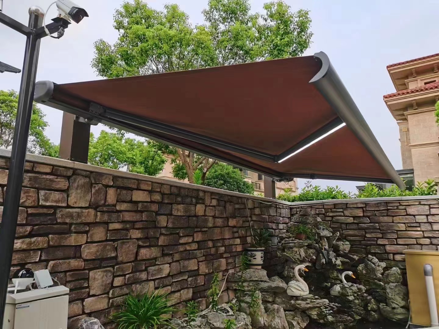 awning with led light